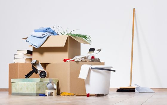 Ist es klein, muss es rein: der Umzugskarton. Ist es klein, muss es rein: der Umzugskarton.